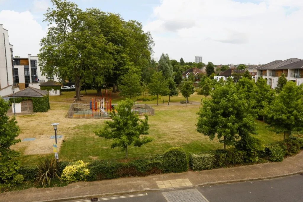4 bedroom semi-detached house for rent