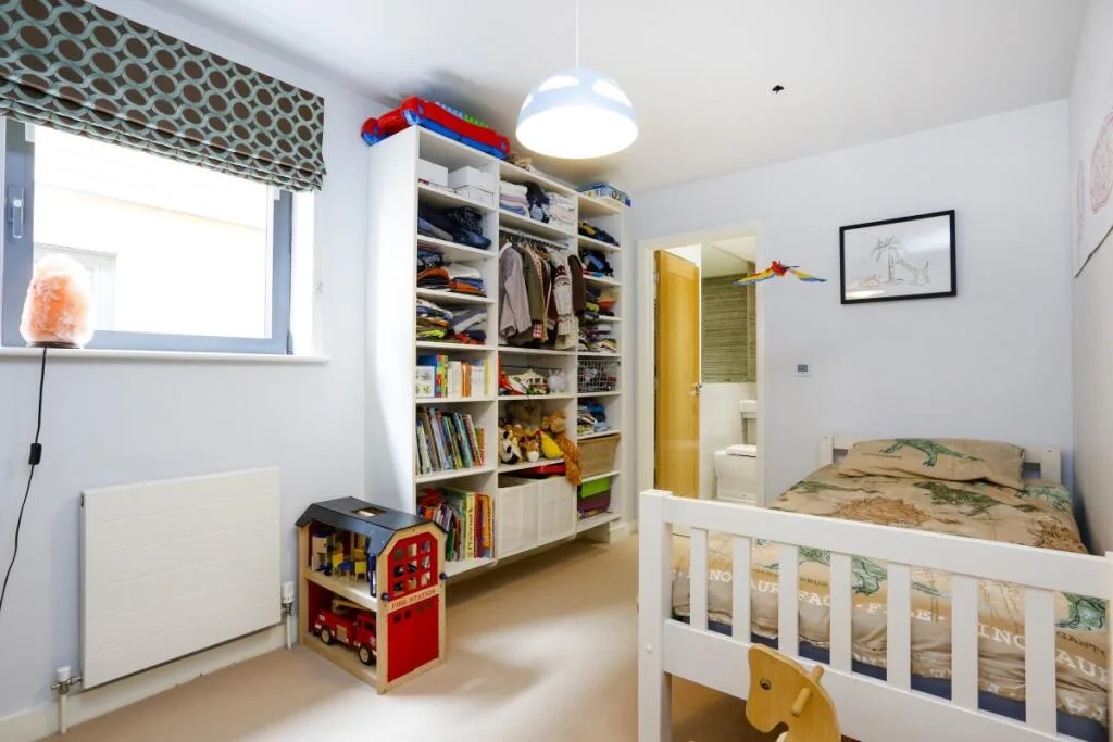 4 bedroom semi-detached house for rent