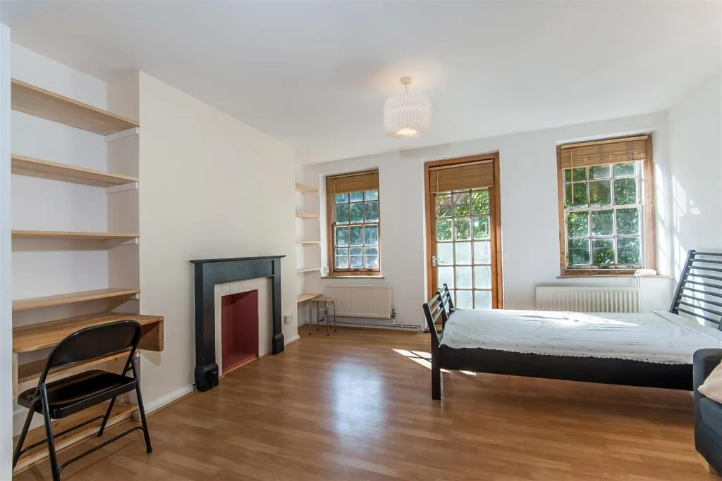 Studio flat for rent