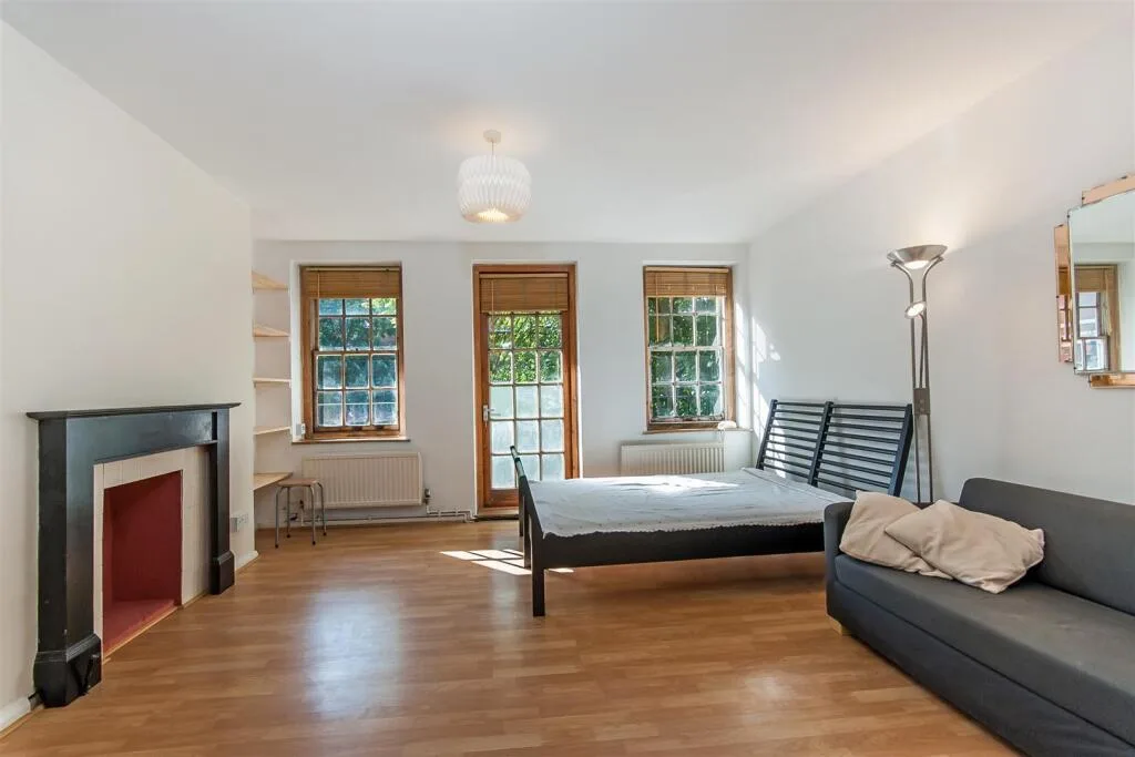 Studio flat for rent