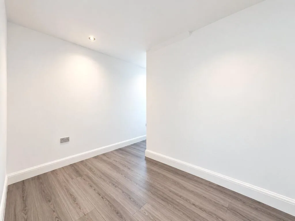 2 bedroom maisonette for rent