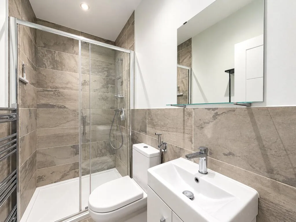 2 bedroom maisonette for rent