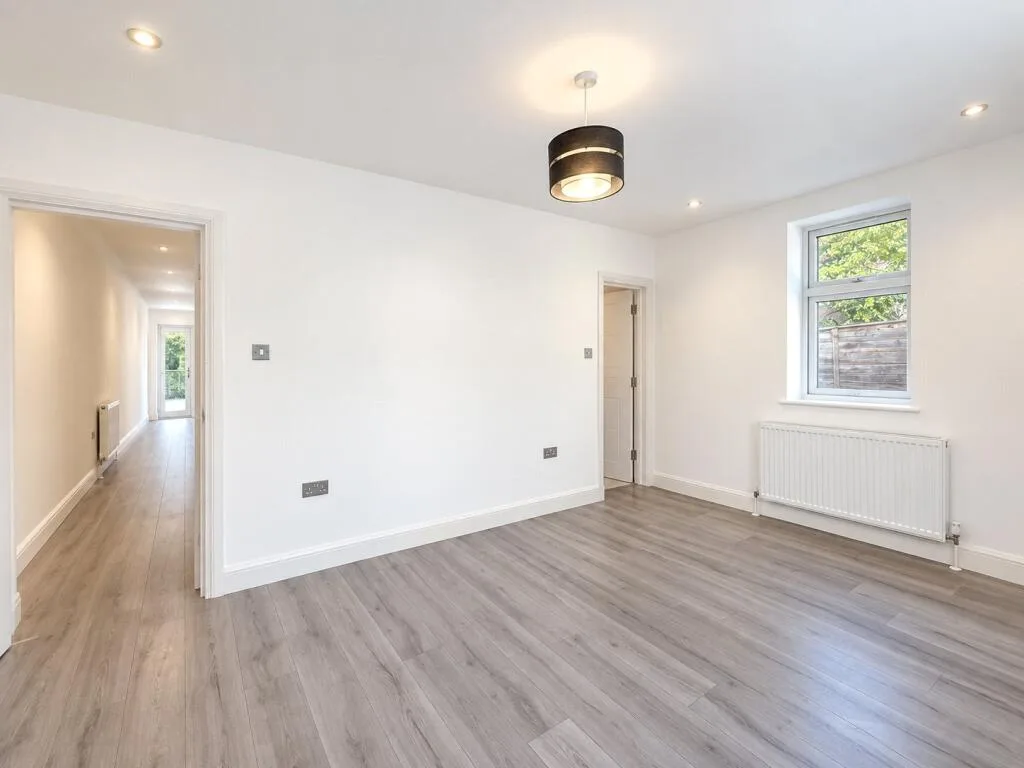 2 bedroom maisonette for rent