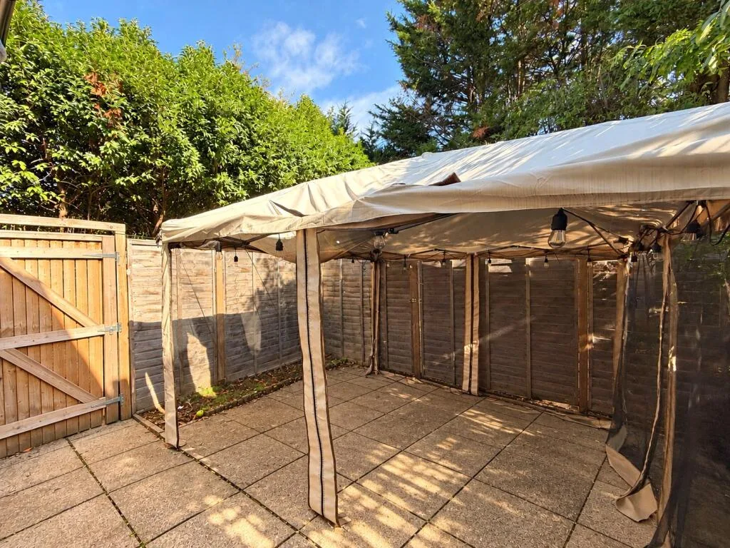 2 bedroom maisonette for rent