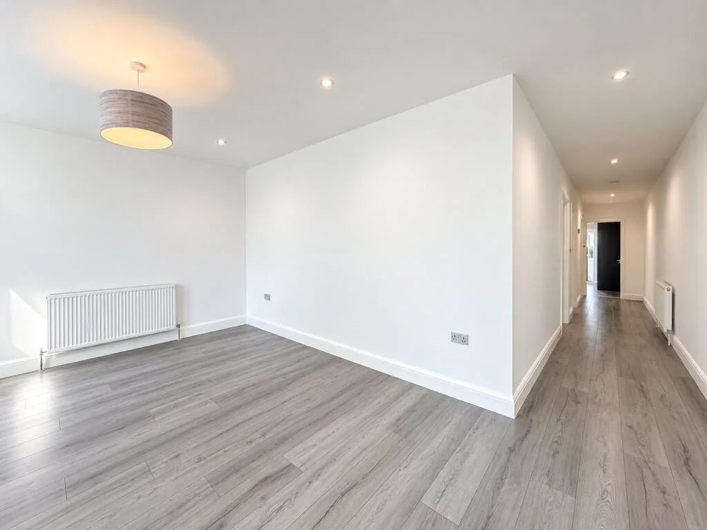 2 bedroom maisonette for rent