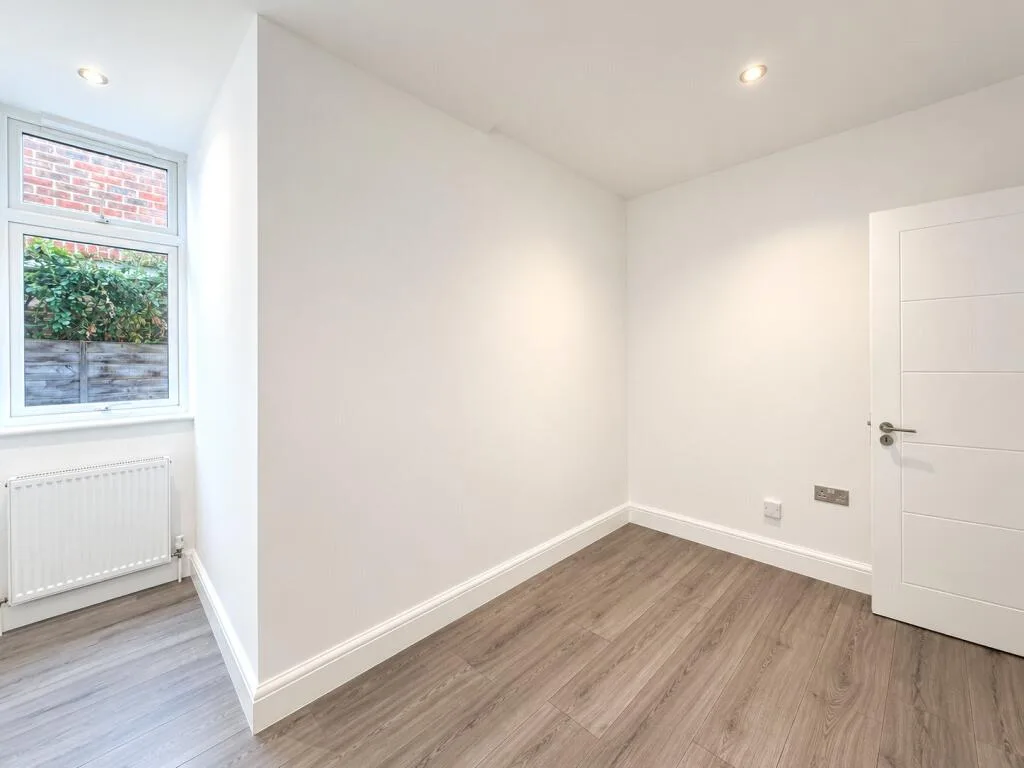 2 bedroom maisonette for rent