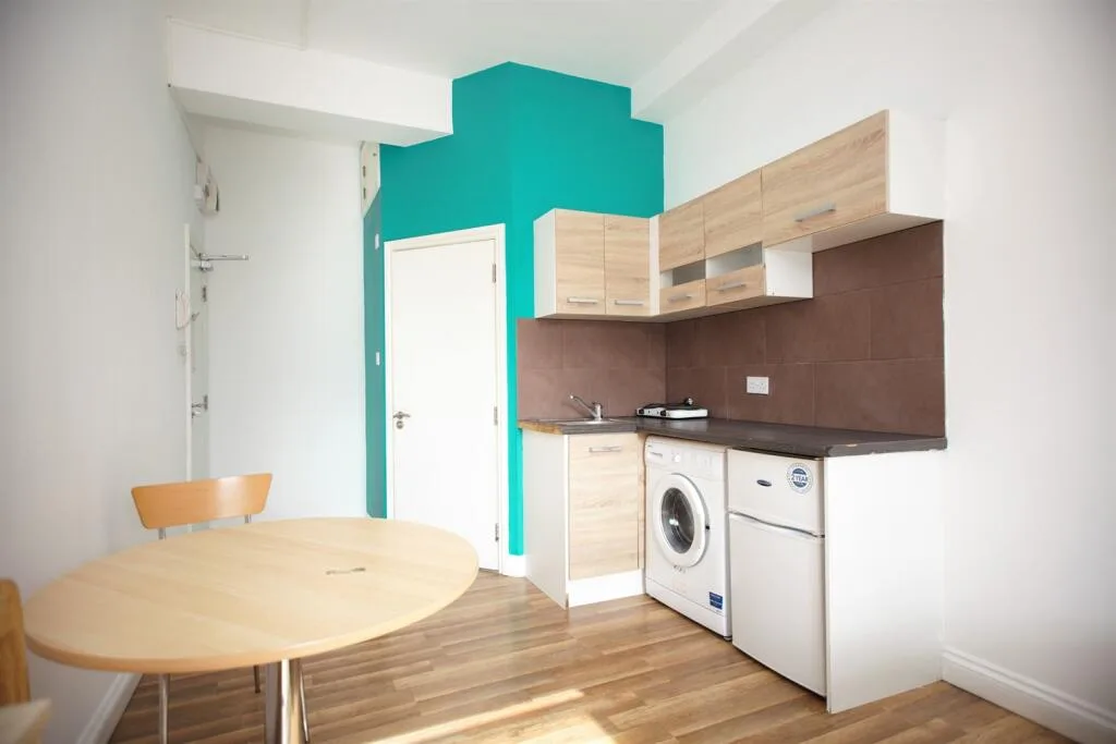 Studio flat for rent