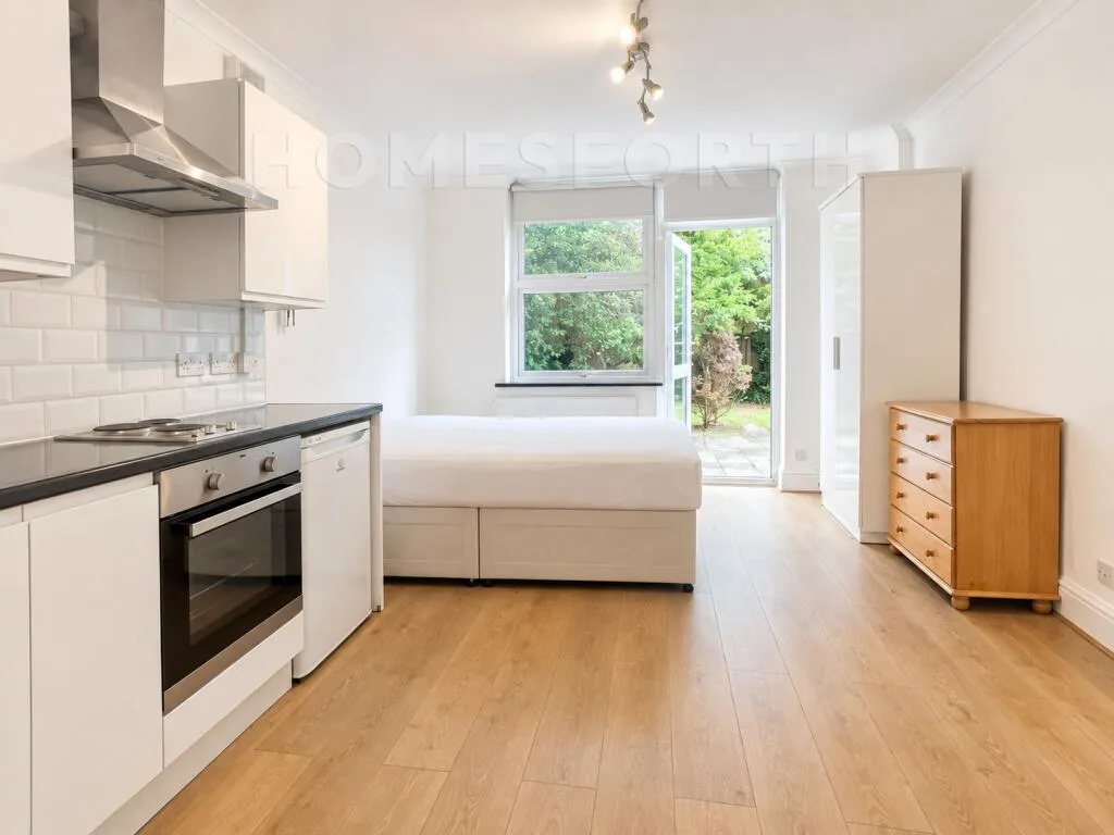 Studio flat for rent