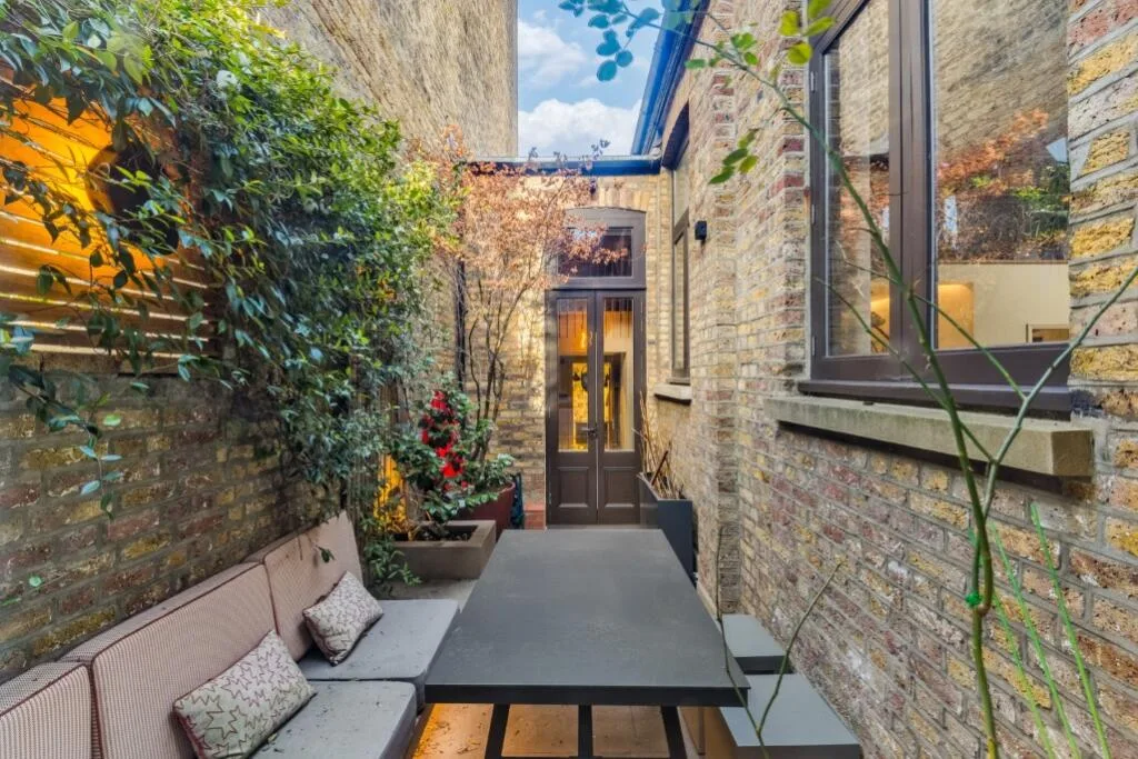 4 bedroom terraced house for rent