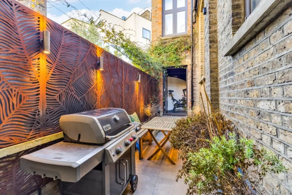 4 bedroom terraced house for rent