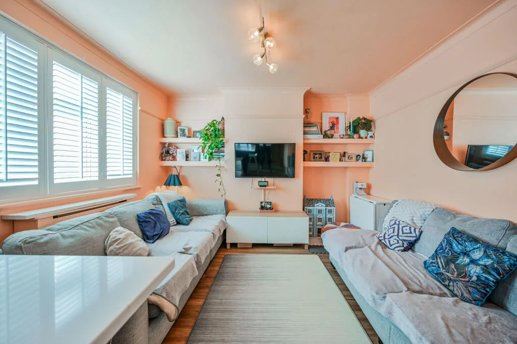 3 bedroom maisonette for rent
