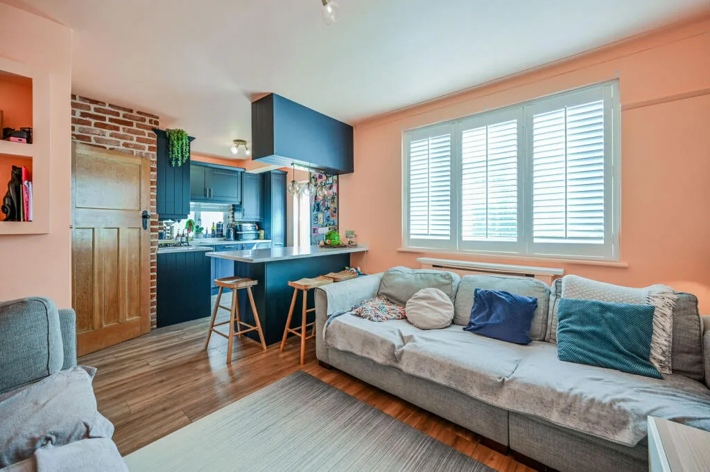 3 bedroom maisonette for rent