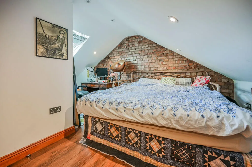 3 bedroom maisonette for rent