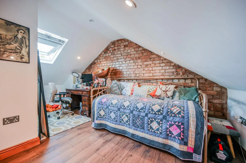 3 bedroom maisonette for rent