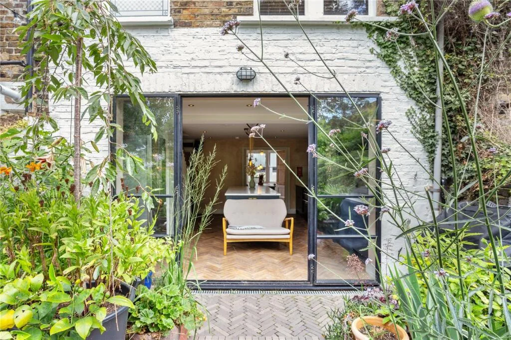 4 bedroom terraced house for rent