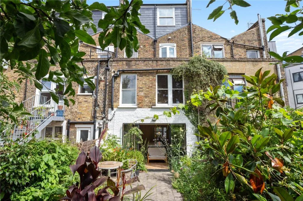 4 bedroom terraced house for rent