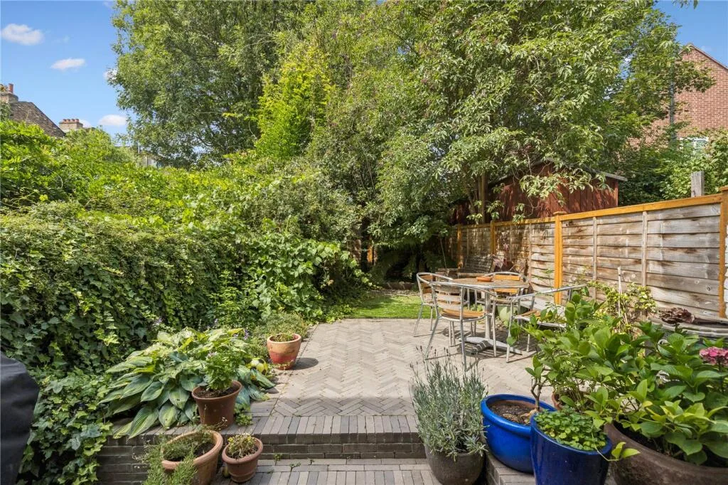 4 bedroom terraced house for rent