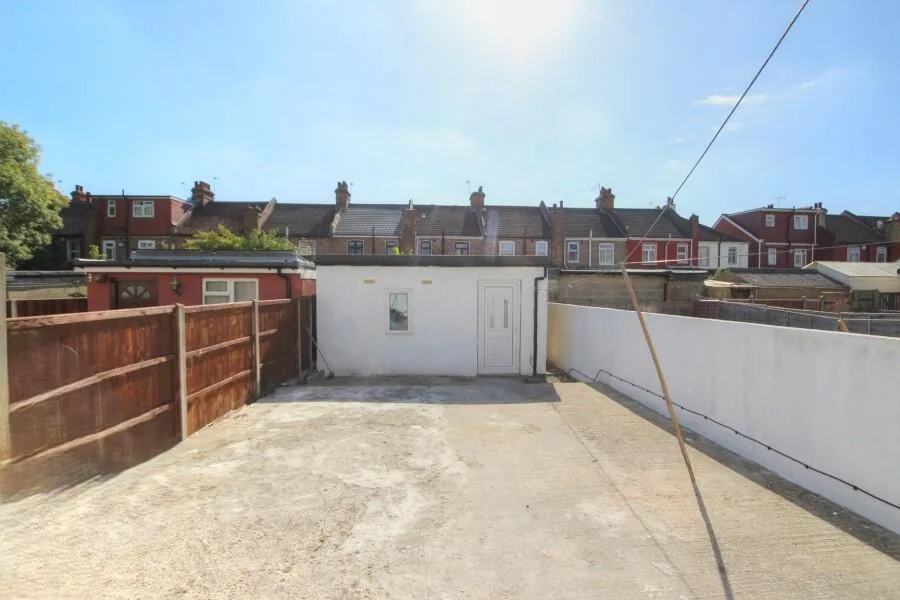 4 bedroom terraced house for rent