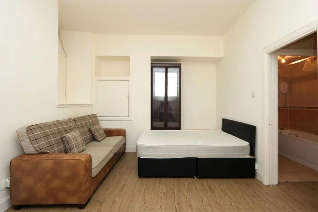 Studio apartment for rent