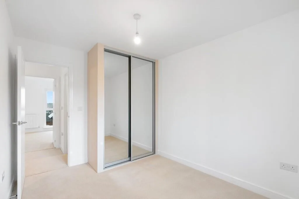 3 bedroom semi-detached house for rent