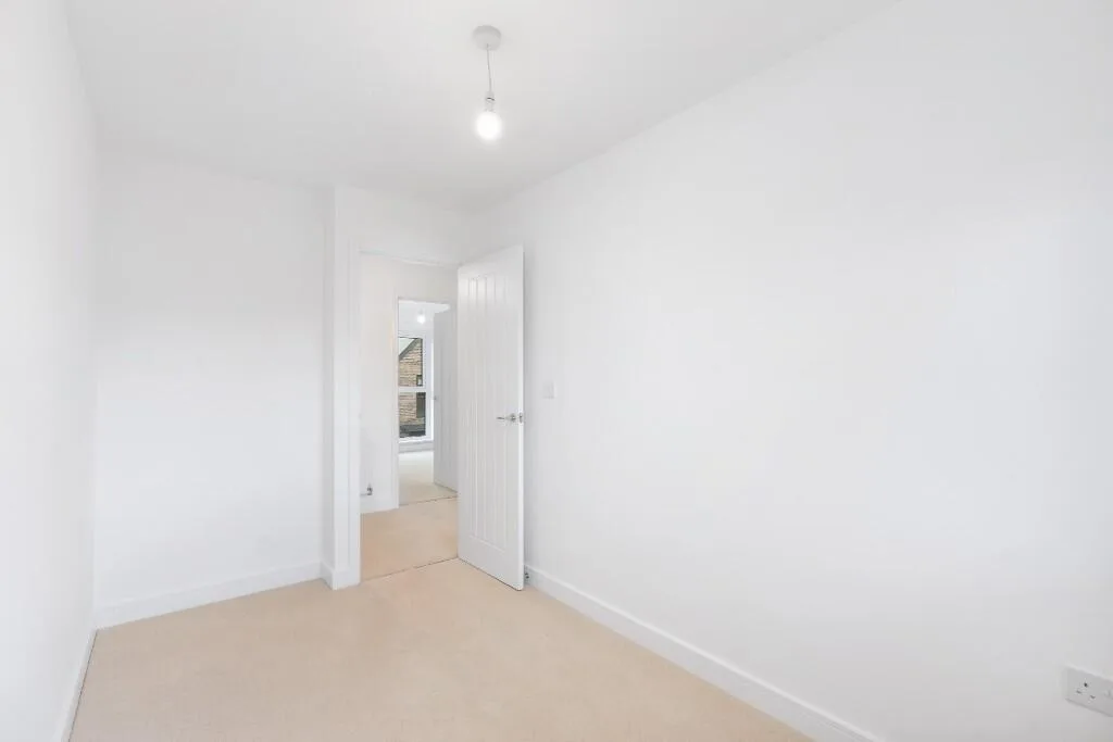 3 bedroom semi-detached house for rent