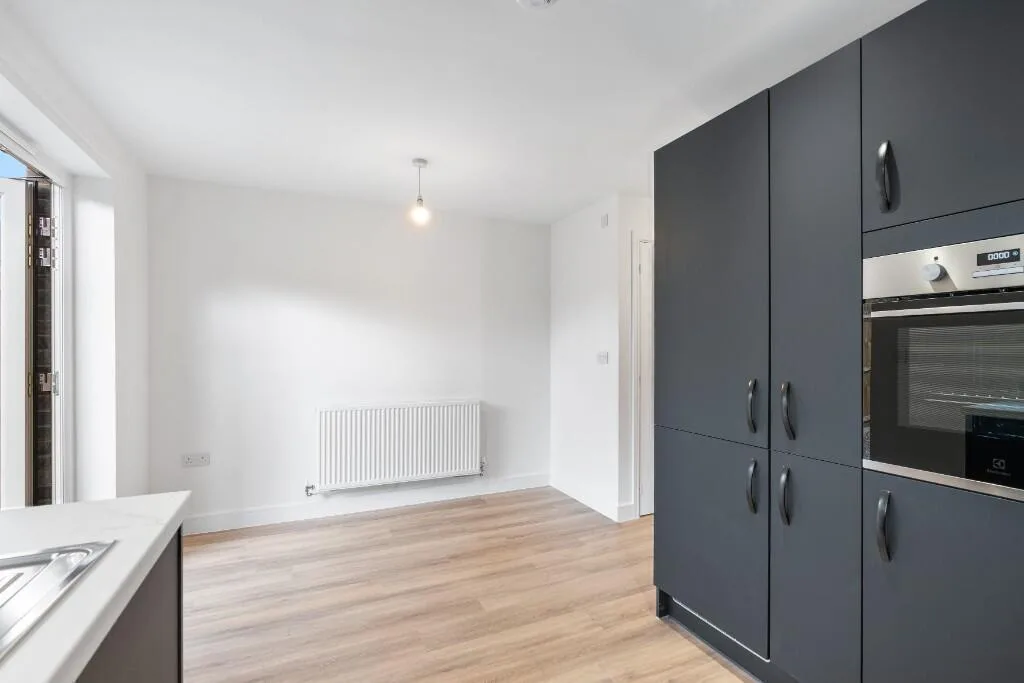 3 bedroom semi-detached house for rent