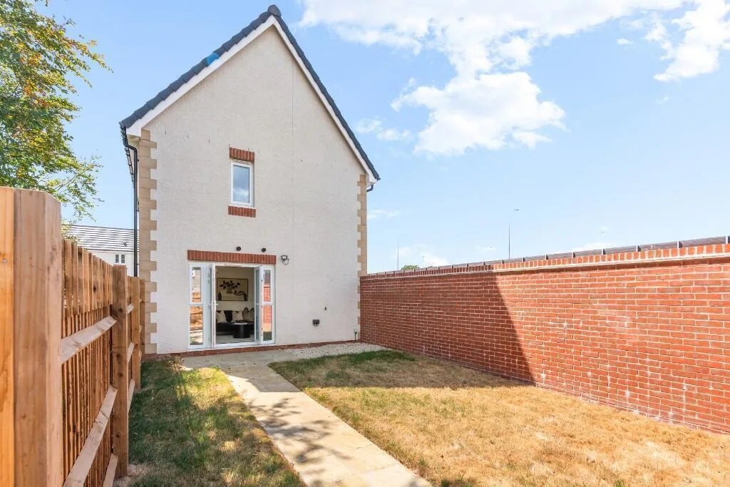 3 bedroom detached house for rent