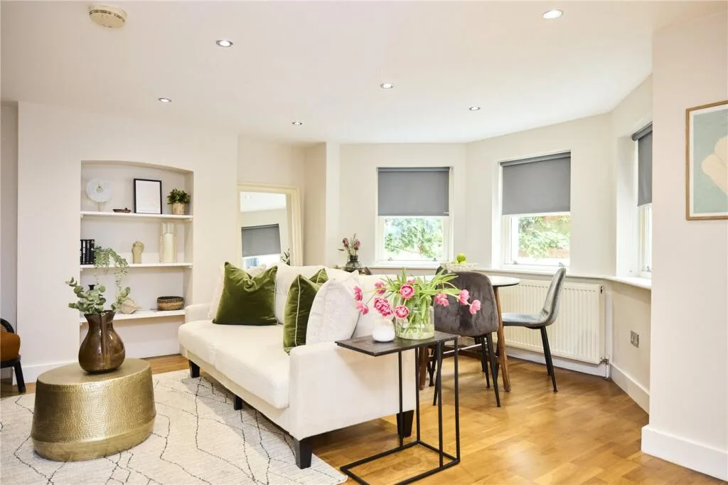 1 bedroom maisonette for rent