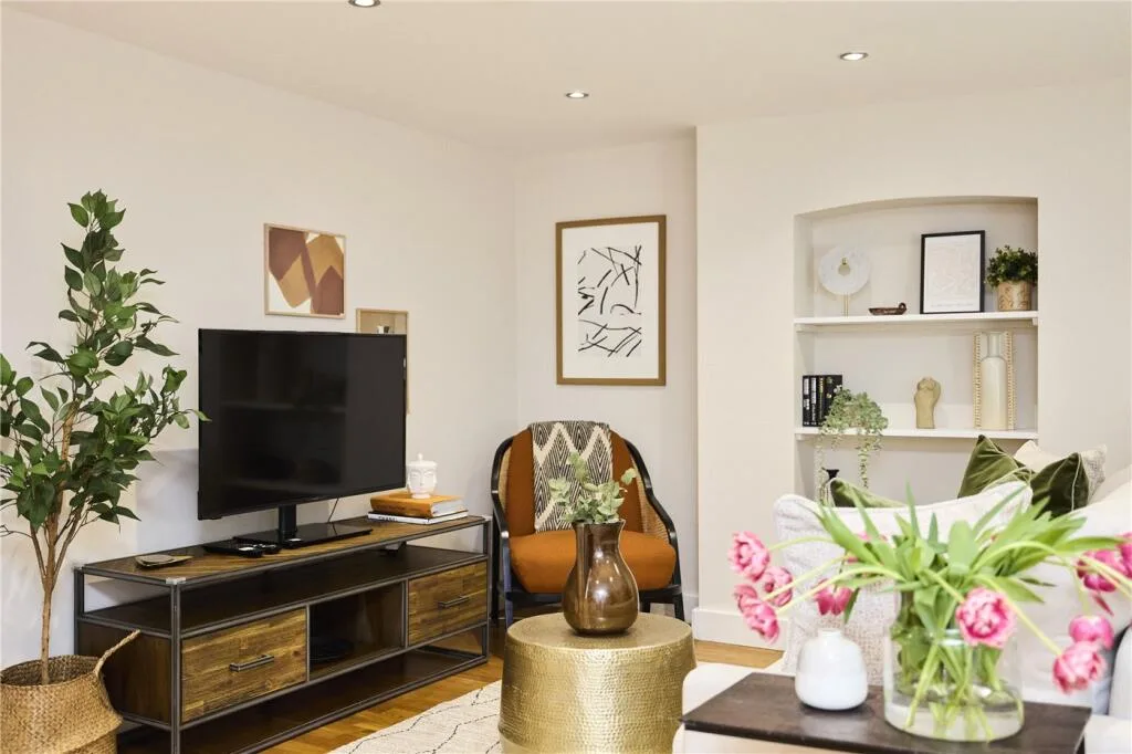 1 bedroom maisonette for rent
