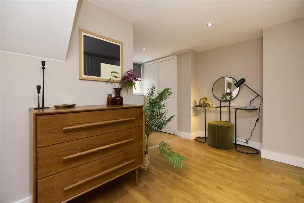 1 bedroom maisonette for rent