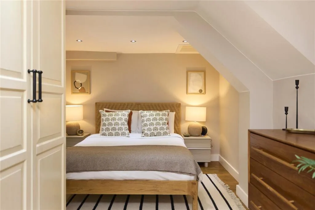1 bedroom maisonette for rent