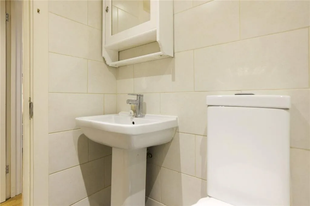 1 bedroom maisonette for rent