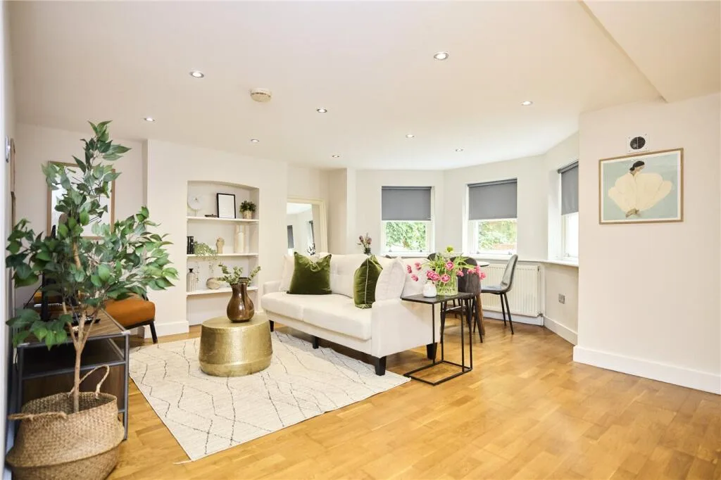1 bedroom maisonette for rent