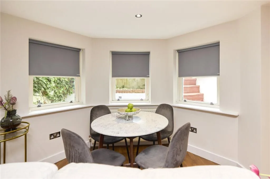 1 bedroom maisonette for rent