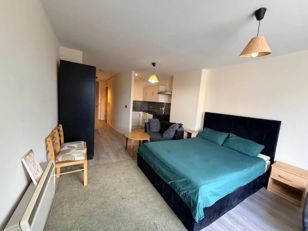 Studio flat for rent