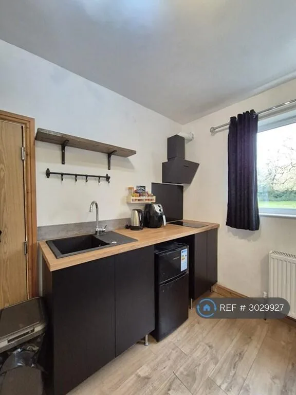 Studio flat for rent