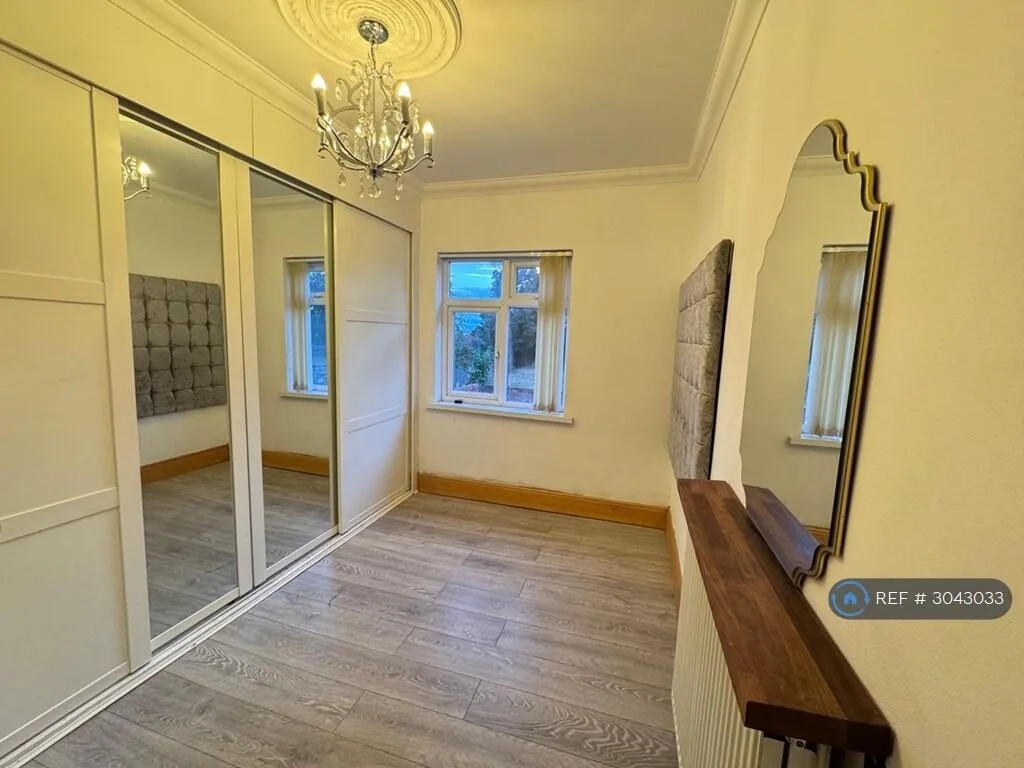 3 bedroom semi-detached house for rent
