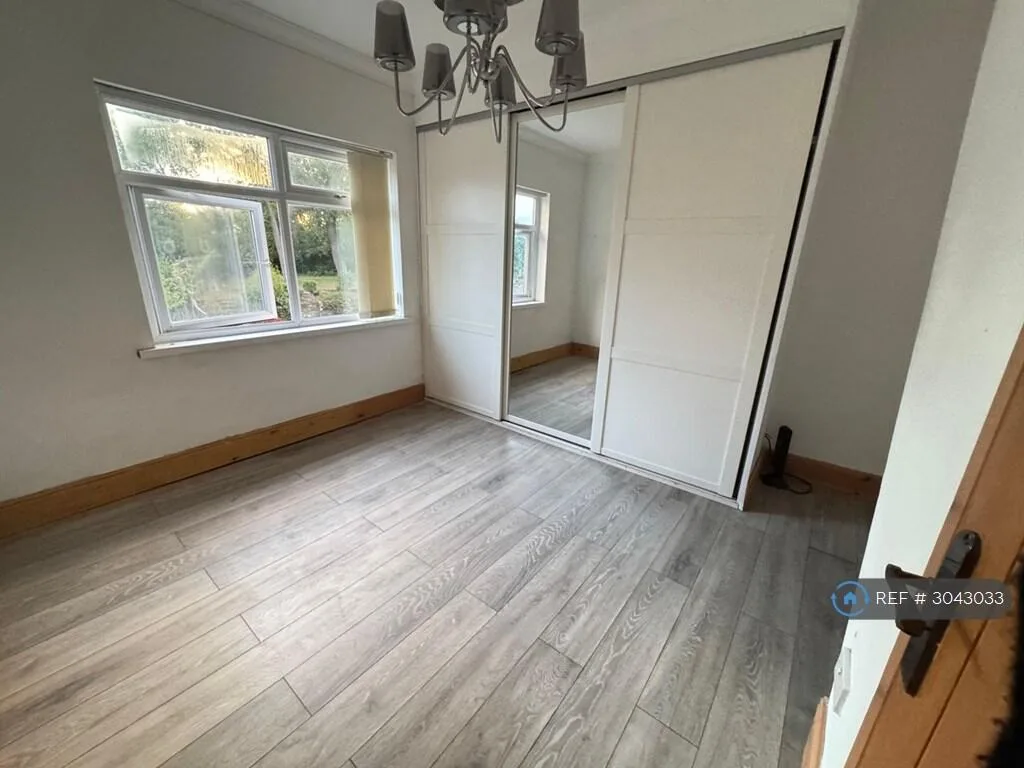 3 bedroom semi-detached house for rent
