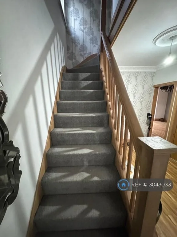 3 bedroom semi-detached house for rent