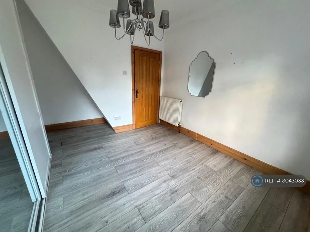 3 bedroom semi-detached house for rent