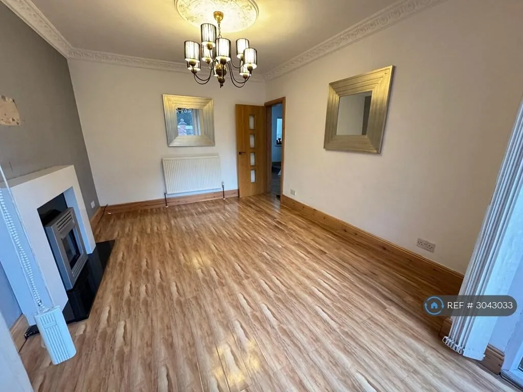 3 bedroom semi-detached house for rent