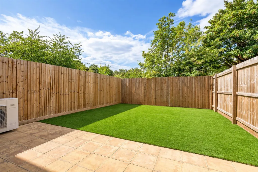 4 bedroom town house for rent