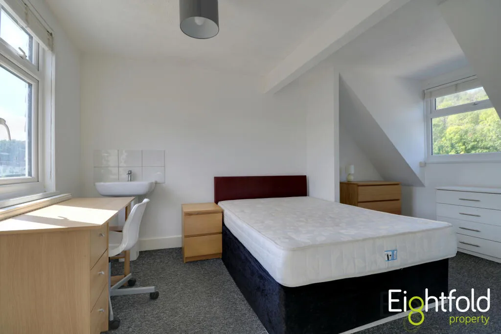 7 bedroom terraced house for rent