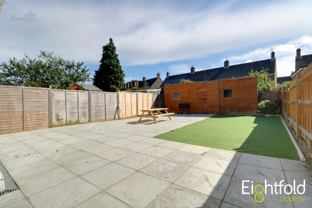 7 bedroom terraced house for rent