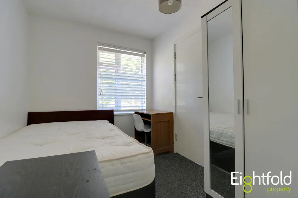 7 bedroom terraced house for rent