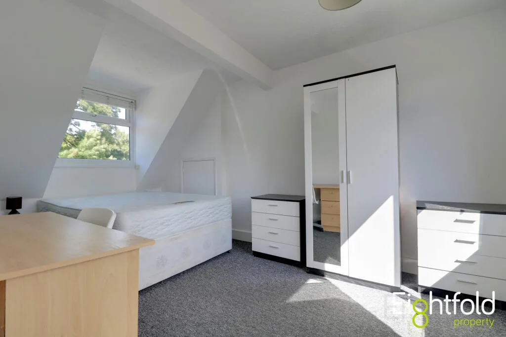 7 bedroom terraced house for rent