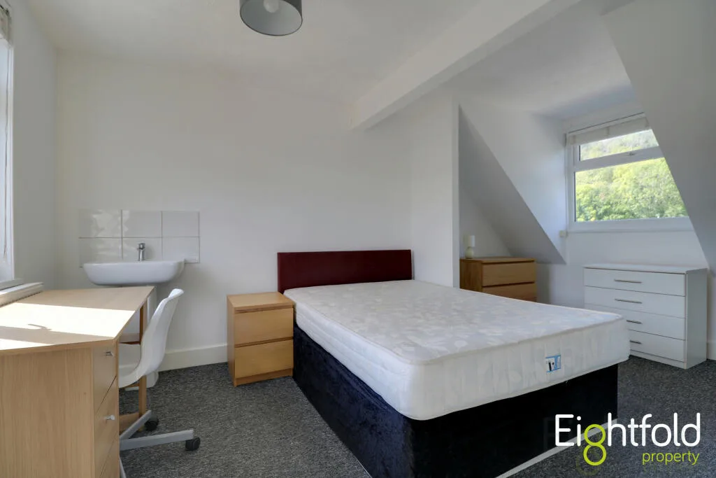 7 bedroom terraced house for rent