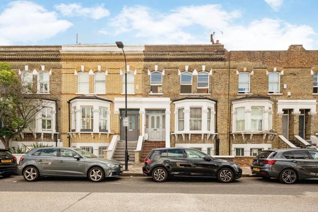 1 bedroom maisonette for rent