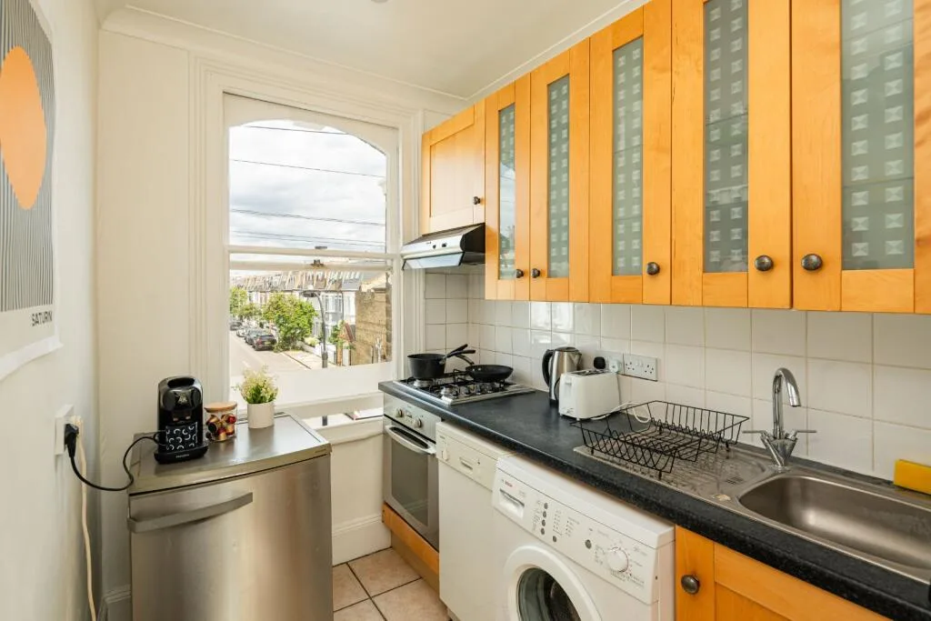 1 bedroom maisonette for rent