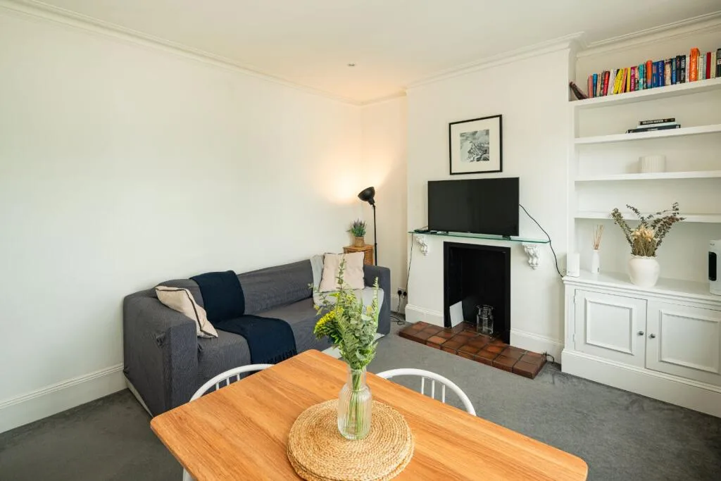 1 bedroom maisonette for rent